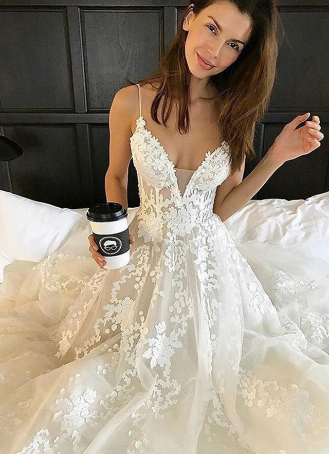 Lace A-line/princess Sweetheart Court Train Wedding Dress