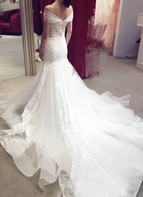 Sheath/column Sleeveless Off-the-shoulder Chapel Train Tulle Wedding Dress With Lace Appliqued