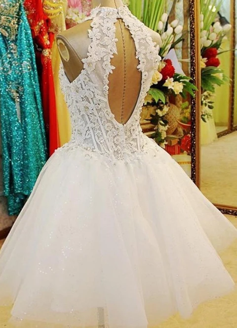 Ball-gown/princess Halter Sleeveless Tea-length Tulle Wedding Dress With Appliqued Beading