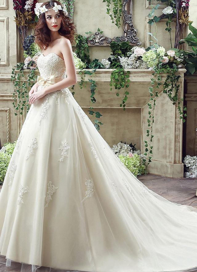 Tulle Wedding Dress Ball-gown/princess Strapless Court Train With Lace Bowknot