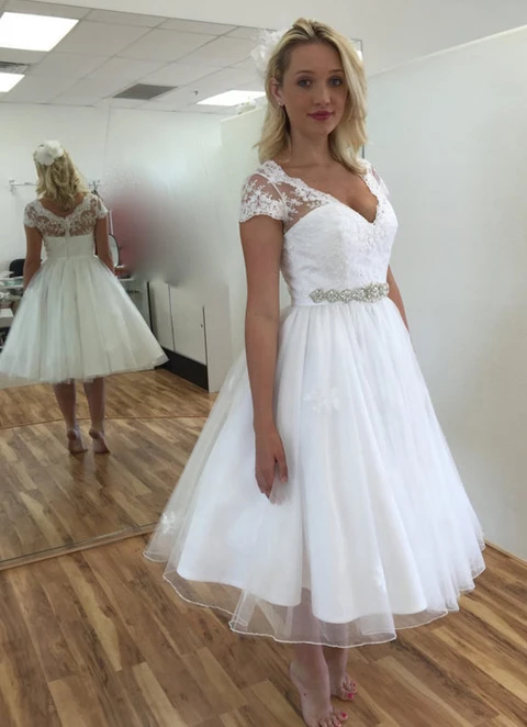 Tulle Wedding Dress Ball-gown/princess V-neck Knee-length With Lace