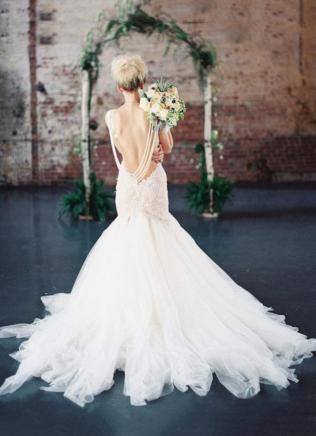 Tulle Wedding Dress Trumpet/mermaid V-neck Court Train With Appliqued