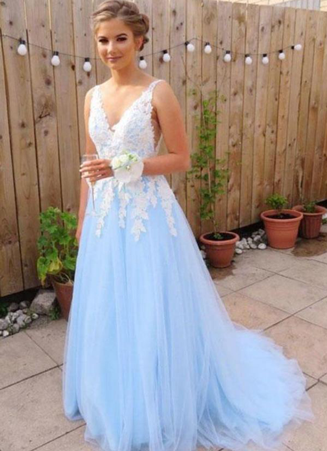 A-line/princess V Neck Sleeveless Court Train Tulle Appliqued Dresses